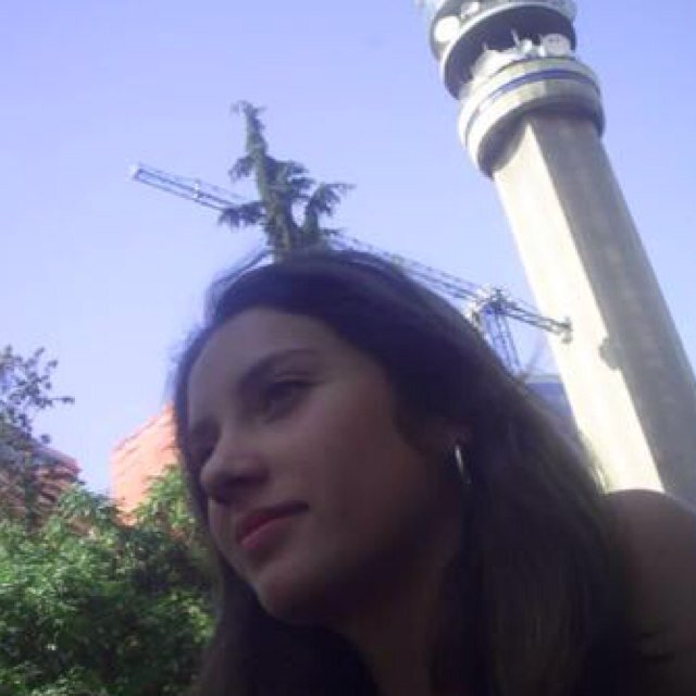 Fonoaudióloga.