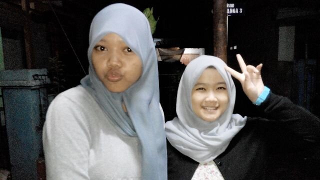 Pecinta sholawat wabaarik :) perbanyak sholawatan nya ya temen temen ;)