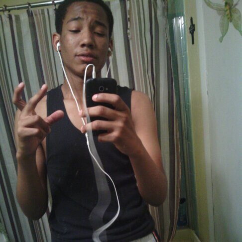 - look igrew up whur dem Thuggz at real talk.. its me n my folks till idie hoe..!!  (  bangg! ).. uknoe whtt it is #74.. 618-600#