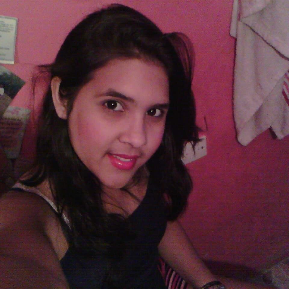17. me llamo yesenia pero me dicen mechita sigueme y te sigo