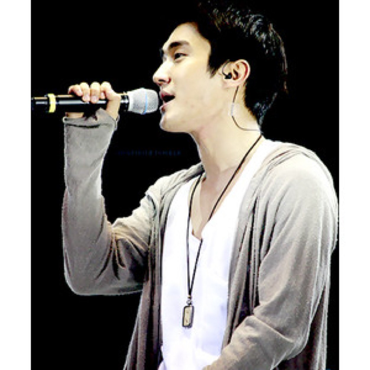 Role Player of Choi Siwon. FΔVOR. PA: @siwon407 Sexy, Free, and Single