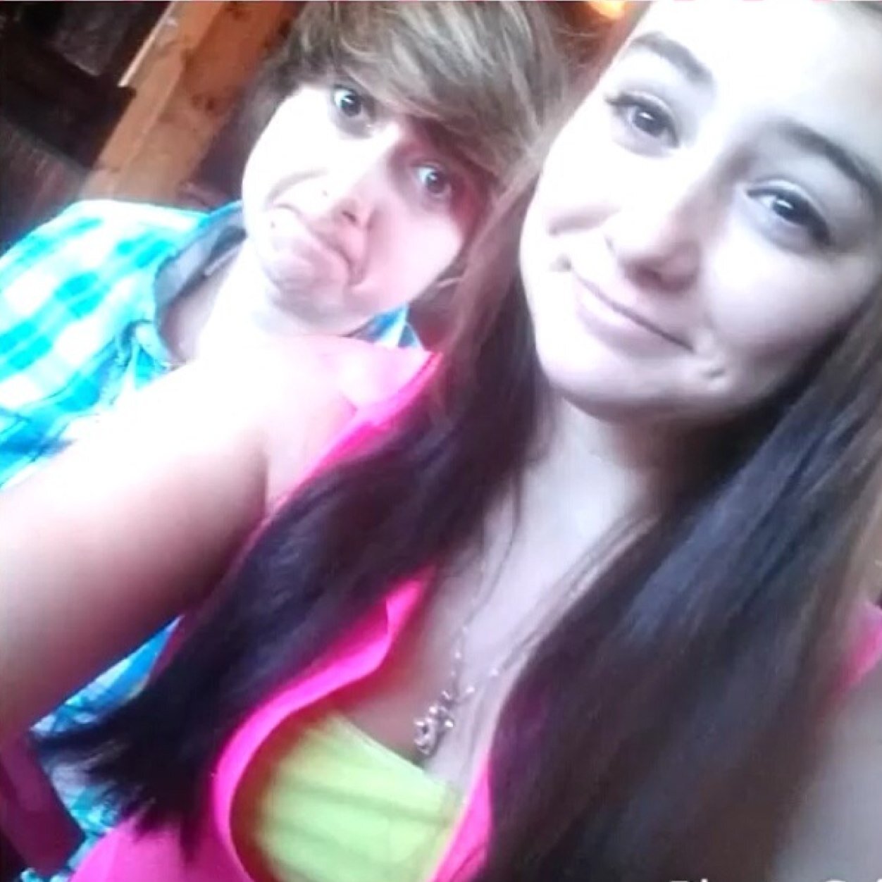 Hii I'm Ashley :) i kno it says Katie but its Ashley :) this is mine and my husbands twitter :) i love Tyler a lot.. Best date ever is August 18 2012 (: Married