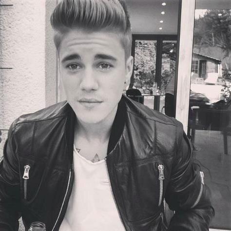 You're my hero, my idol, my dream ♥♥ My idol: Justin Bieber ♥ Demi Lovato♥ One Direction ♥ 5 Seconds oF Summer ♥ Miley Cyrus♥♥