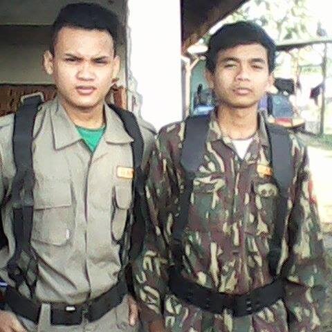 Belajar di siplin dan fokus pada tujuan,kesuksesan tinggl menunggu waktu
Tak ada kata menyerah dalam kamus hidupku :D
