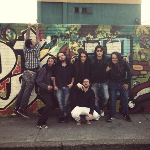 Azalto es una banda que incorpora muchos elementos de diferentes géneros musicales. Drumm & Bass