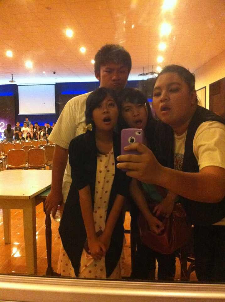 Gratefull all moment,time,and situation. :D pin: 73E118D5 line : * Lila betari