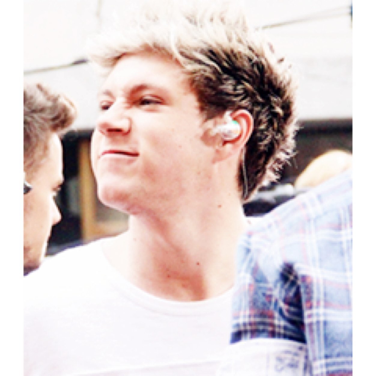 saved for a reason. pls follow @clxssicniall ((: