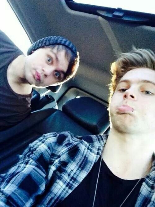 Hi or hello i'm a heartbreak girl and 5sos is my cure i really love this guys   ♡ so perfection (Calum, Michael, Ashton and luke) #5sos ♥