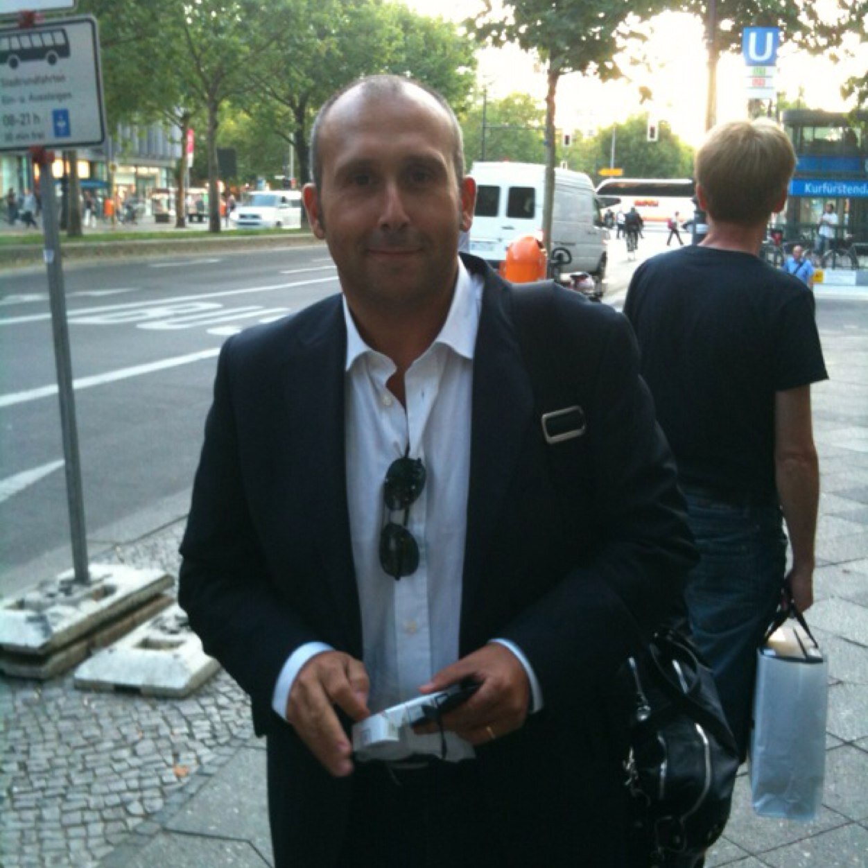 lucianolocastro's profile picture. 