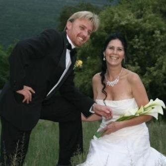 Co founder of @FallenAngelsBS. South Africa's leading forever home sanctuary for  #exoticbirds
Management to marathon and ultra marathon athletes since 1999