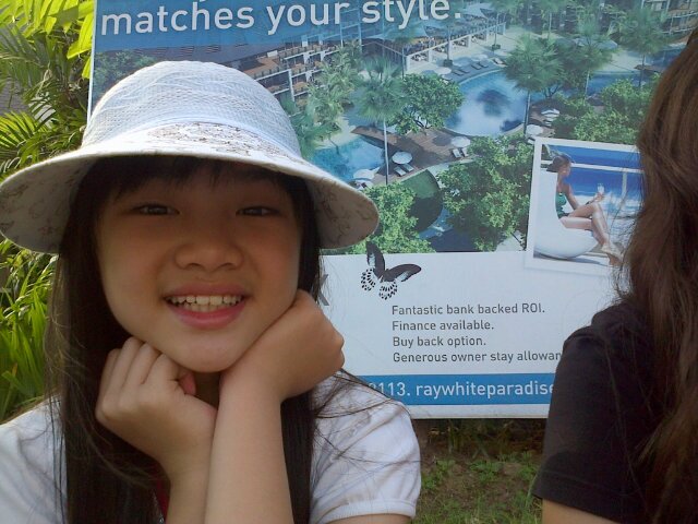 A 12 year old school girl in MSCS..Goes to church in GMS..Can sing and speak English well^^
