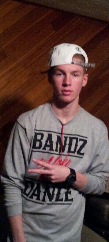 zac12sl's profile picture. 