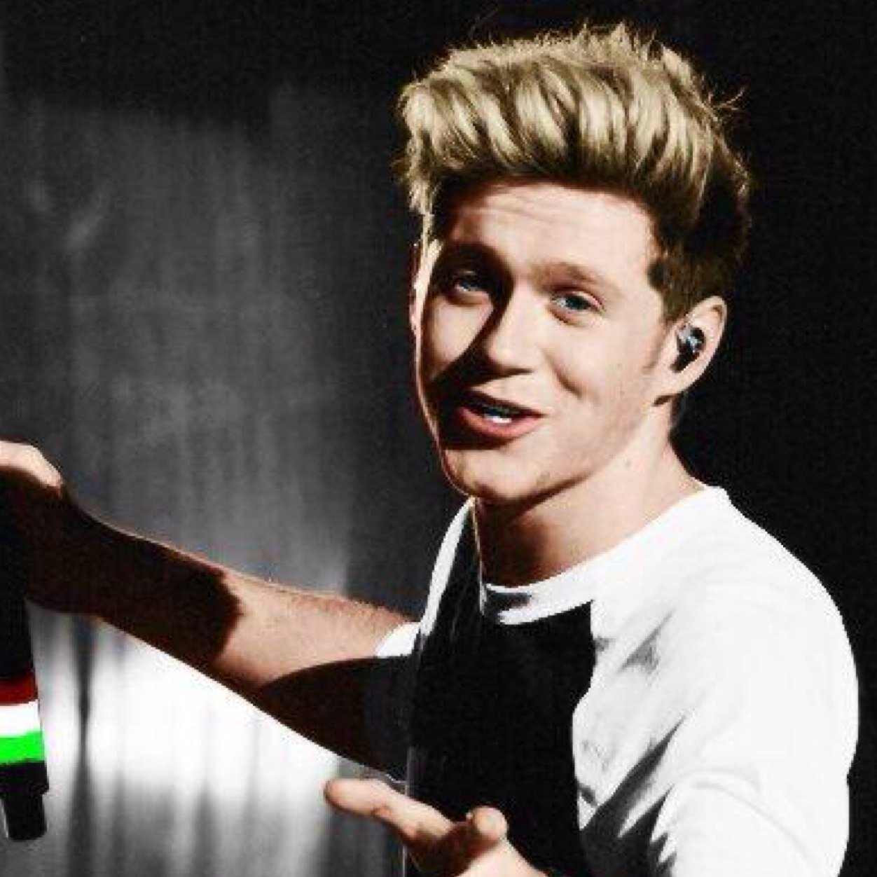 1Delicious290's profile picture. My account is goin to be diactivated in the next 12 hrs! Pls follow @MIKEYorNIALLdam ! Thats my new account thank you!!