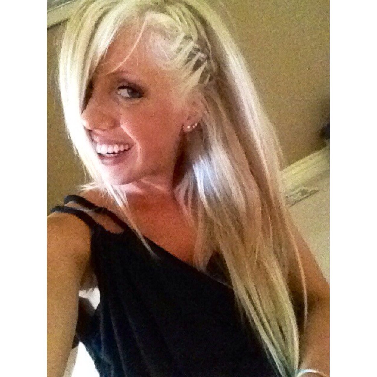 meganbutlerr_'s profile picture. good vibes only