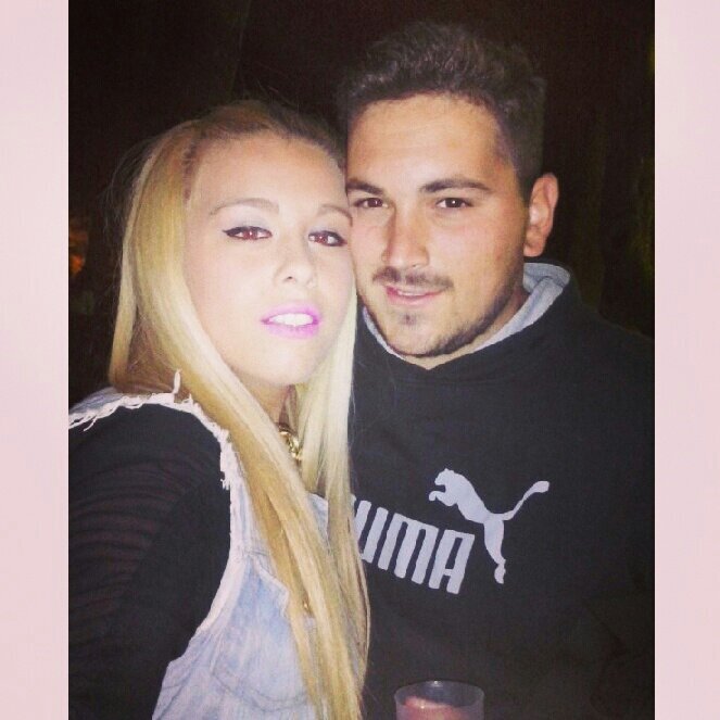 17. Fanatica de Ñengo Flow y amante de laas fiestaas... No puedo querer mas a mi @JuanJoseCF ∞30!♥tqqq