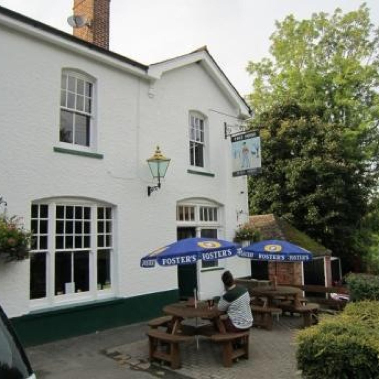 We're a proper country pub with a lovely beer garden serving real ales, fine wines, cold lagers and some of the best locally sourced fresh food.