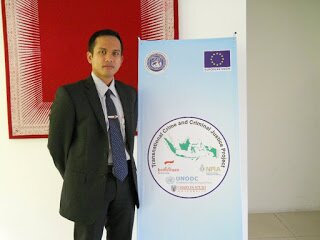 Orang yang bisa mengendalikan emosinya adalah pemenang hidup sejati.