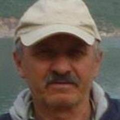 Emek en yüce deger dir.Sokak hayvanlarının dostu.Dogasever.Sosyalist düşünceye sahip.