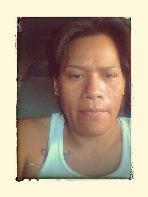 I AM SINGLE AND. I LIVE IN HAWAII. IM 36 HAWAIIAN MIX. LOVE LIFE KIDS FAMILY AND ANYTHING THAT COULD MAKE (YOU)  HAPPY. REACH OUT CONNECT. ALOHA* (WELU)
