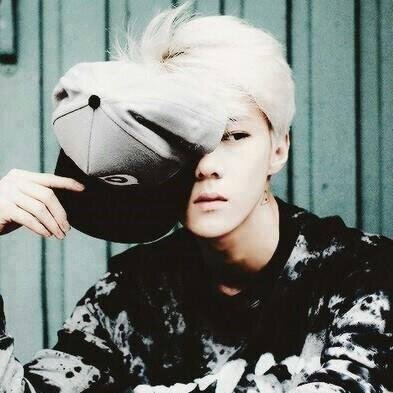 สวัสดีครับ ผมโอเซฮุนคนหล่อ(?) มารู้จักผมสิผมไม่ได้มีดีแค่หน้าตานะจะบอกให้.ขยิบตา มาลองรู้จักผมหน่อยนะครับ แล้วคุณจะหลงรัก~♥ |