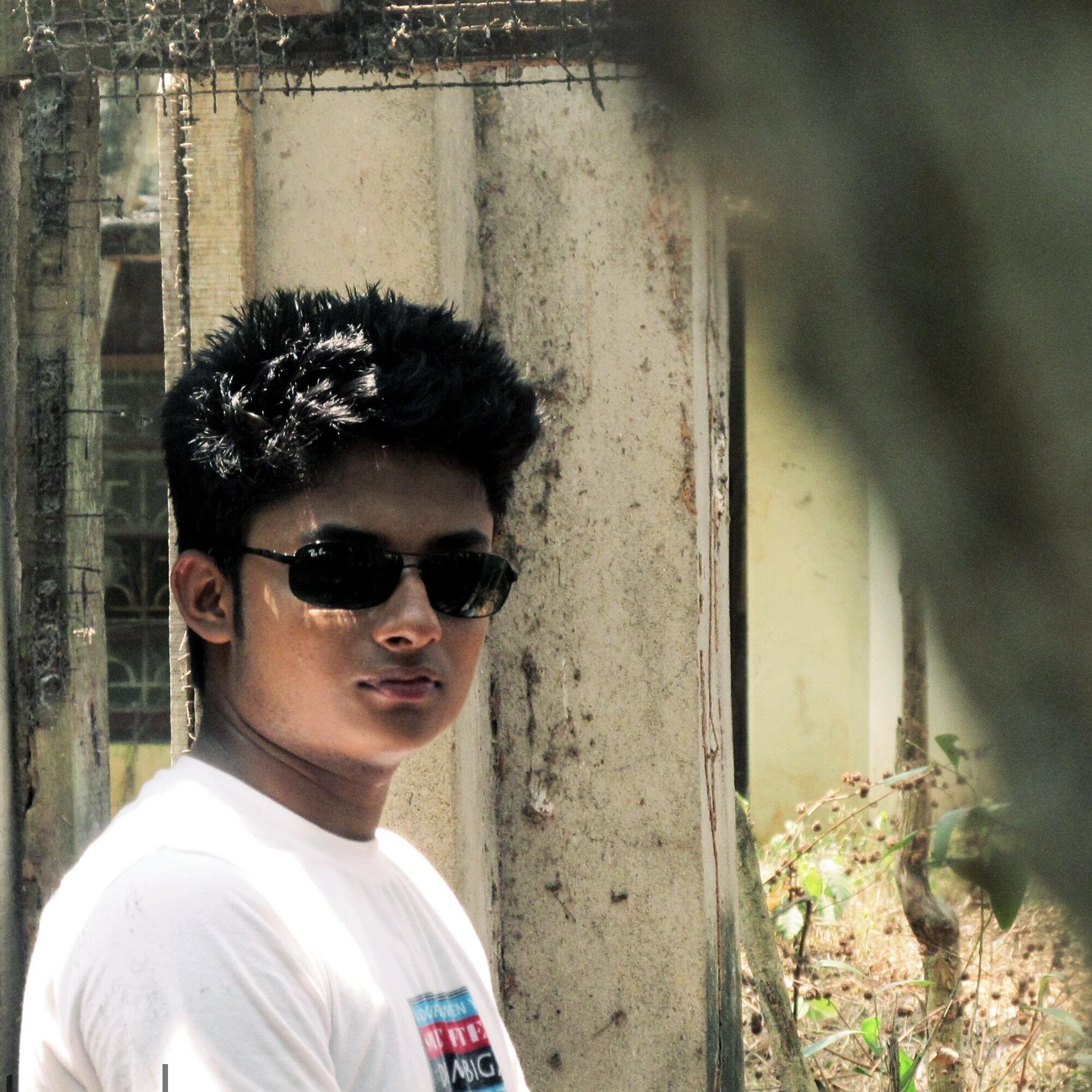 unnir004's profile picture. I am a student ,love to take photographs .....but no camera wid me .....,,i dont care what others tell about me