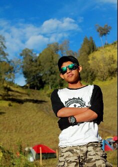 Sang mualaf twitter penghasut para remaja untuk kesenangan . Guitar @Aura Binal | Owner ABshop | kampreds record | Rocker sayap kiri production