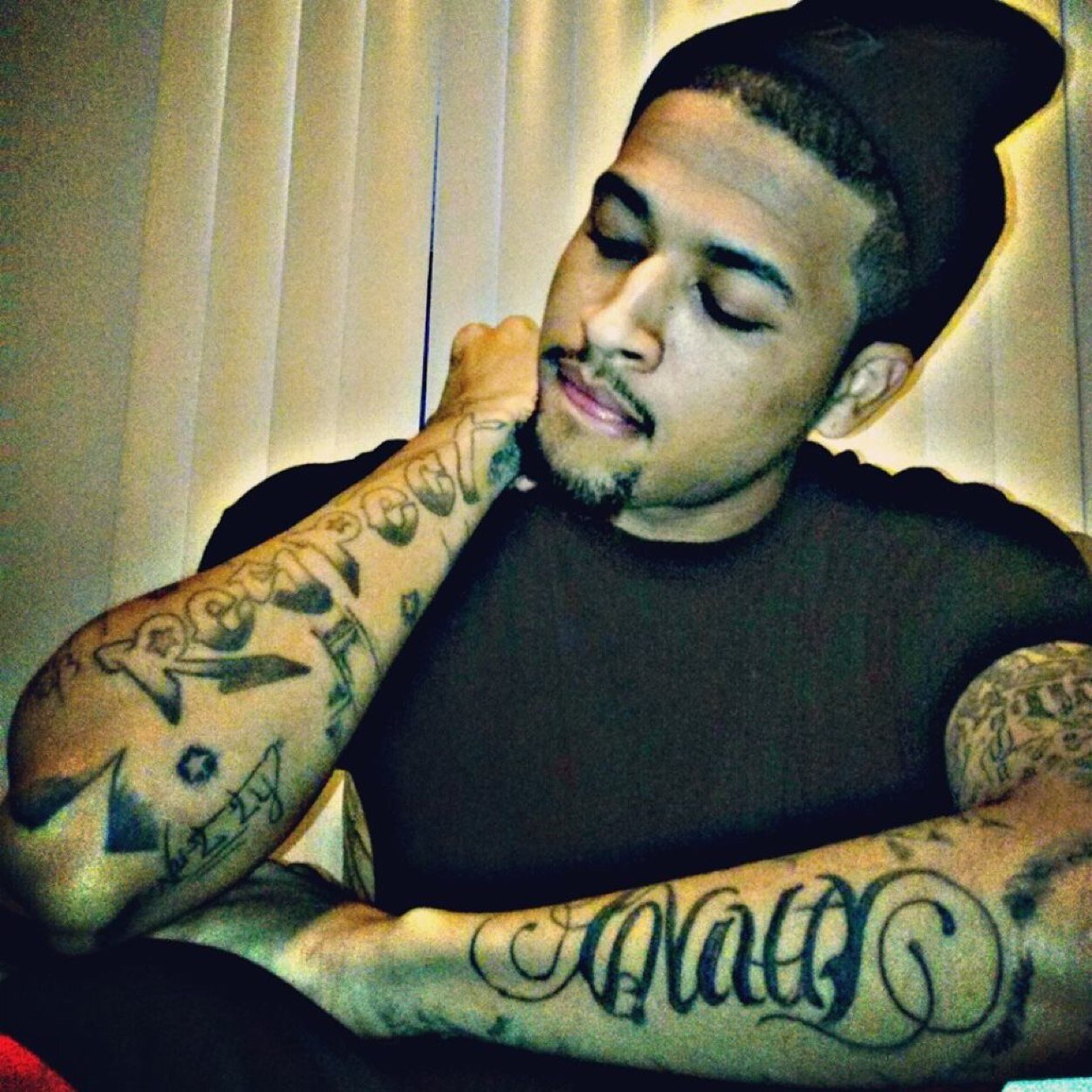 I know some shit about yo bitch I ain't gon say about her #notlyin