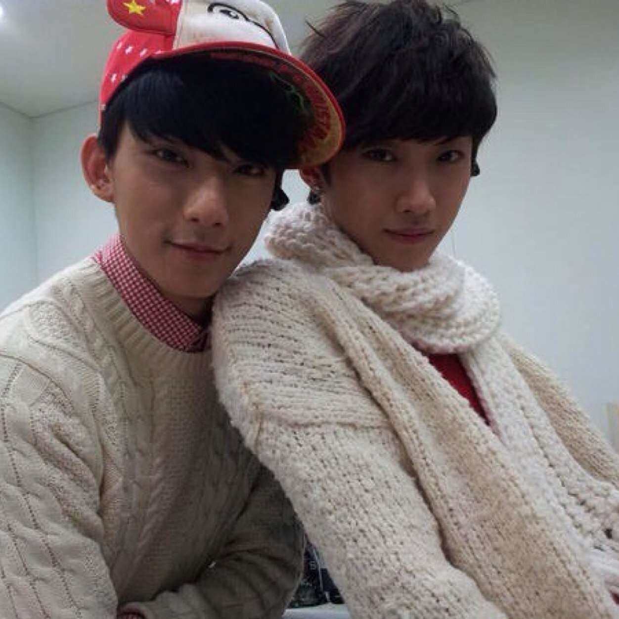 บาน่าฟอลแบค แอคหลัก @_jinyoungbana