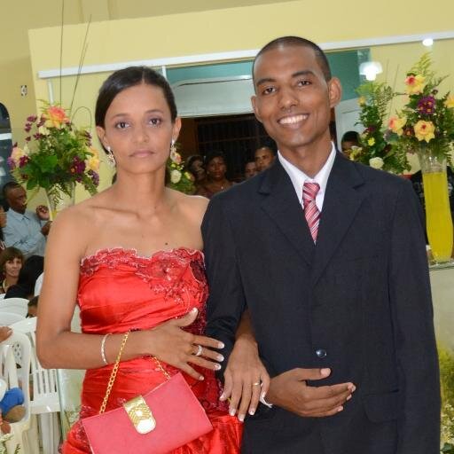Sou um homem de Deus, adorador do Senhor, trabalho com musica, amo minha família, sou muito feliz com a mulher que Deus mim deu. luto por vidas rendida a Jesus.