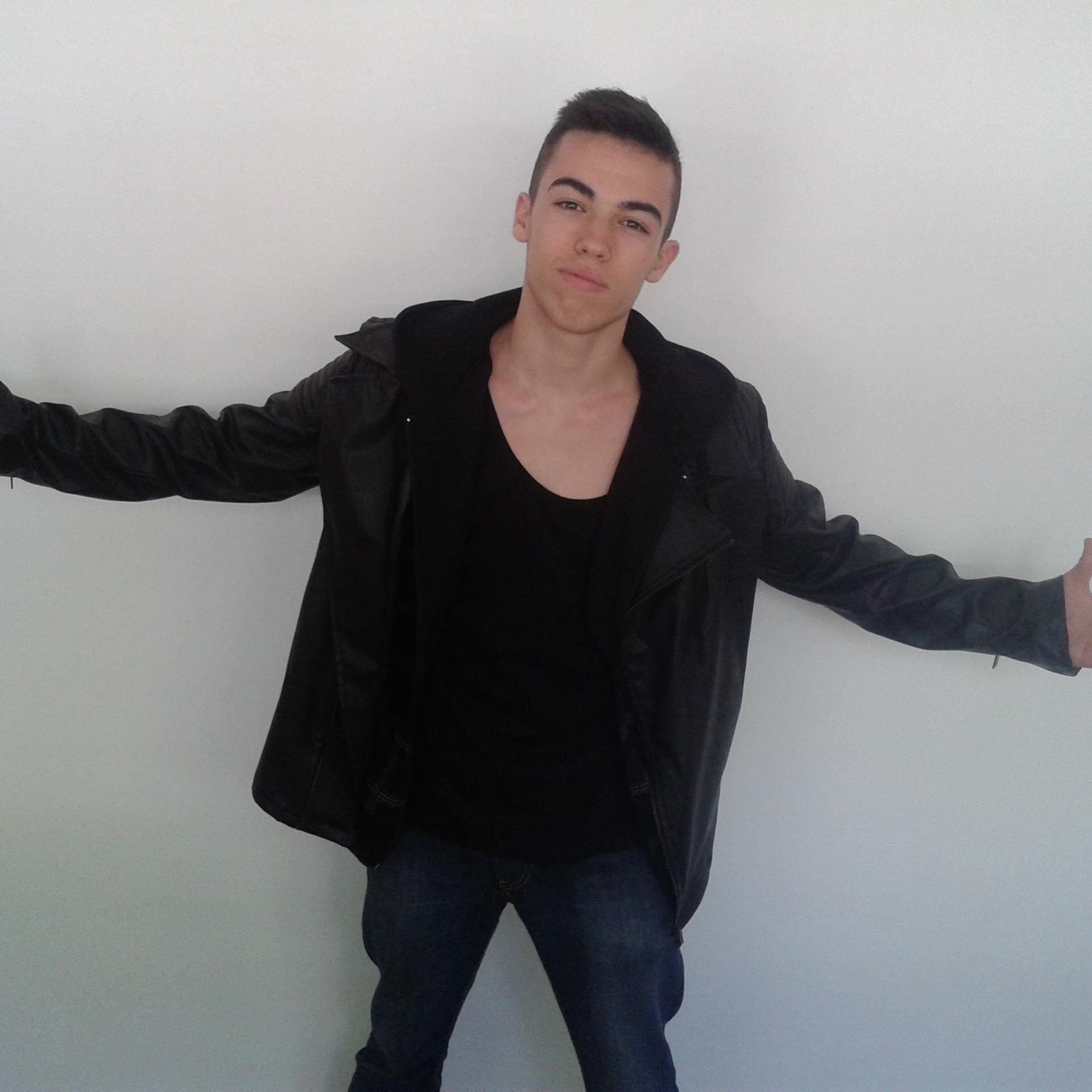 Damon0420's profile picture. 