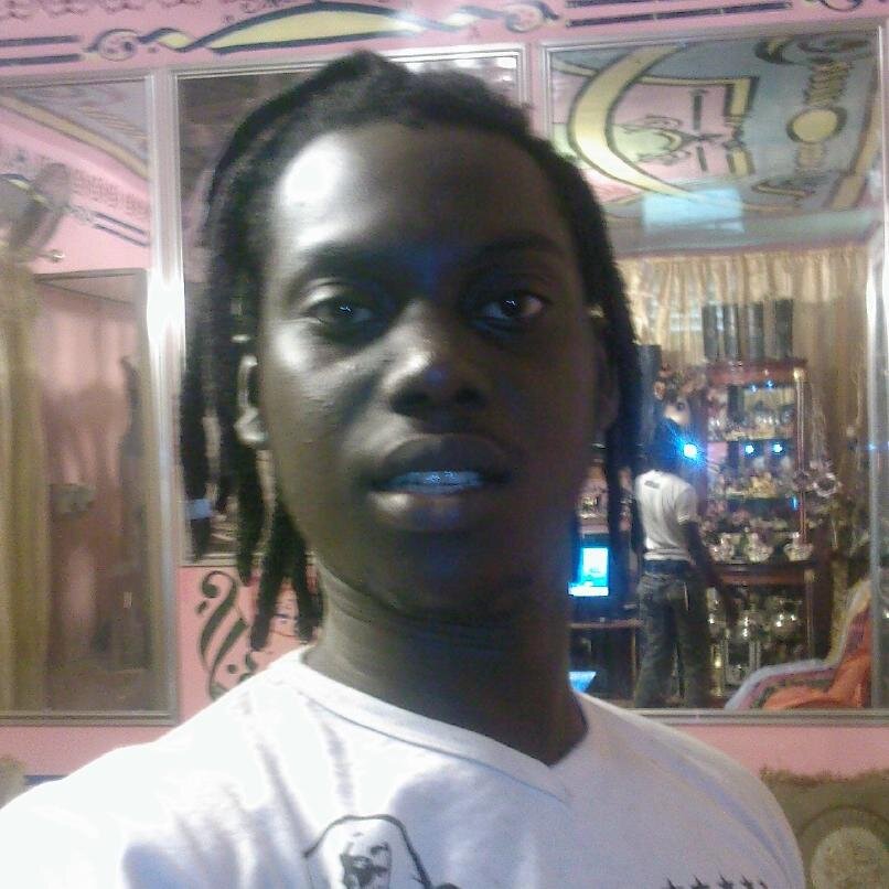 Je suis sénégalais 33ans travaille réparation téléphone et maintenant ordinateur