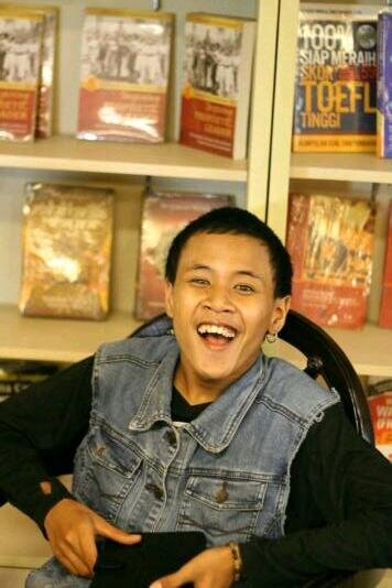 sembolssss's profile picture. jangan pernah ngatur diri gua kalo diri lo sendiri belom bener |  @krfams_