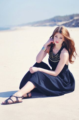 HannaI_WL's profile picture. |20|. Ucraniana. Eso de seguir las normas es lo mío. Disciplina y seriedad ante todo. »Escribir y dibujar«