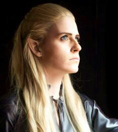 Mara aurë, I am Legilas of the Woodland Realm. I like shooting Orcs in the head with arrows
Female Legolas #RP account