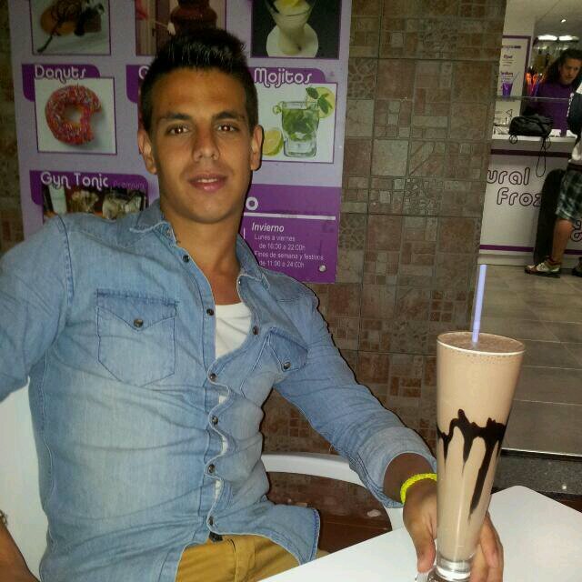 manumoreno91's profile picture. nunca pares nunca te conformes hasta que lo bueno sea mejor y lo  mejor excelente