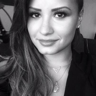 Former Demi Lovato fansite owner (http://t.co/UgSULSEcXX), student.