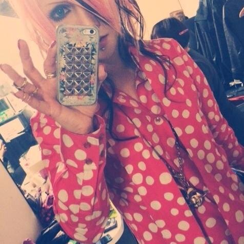 Many75058549's profile picture. Don't take things so seriously. Learn to laugh at yourself. If you can't, call me, I'll laugh at you.