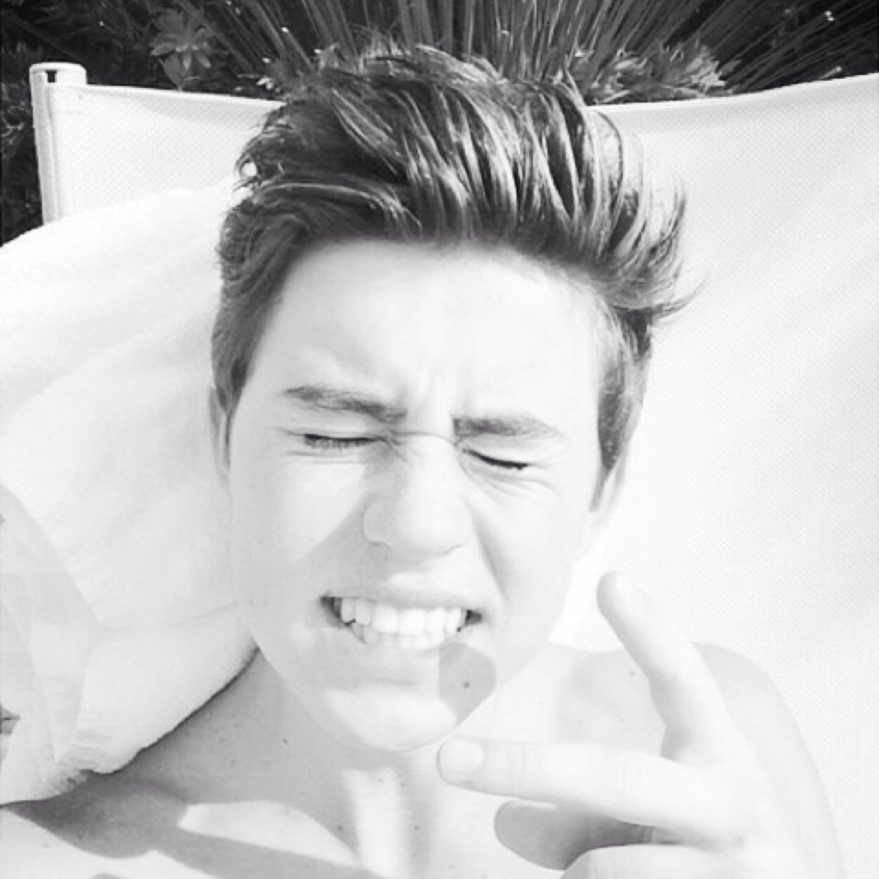 FxkerBoyRp's profile picture. Lets stay FOREVER YOUNG