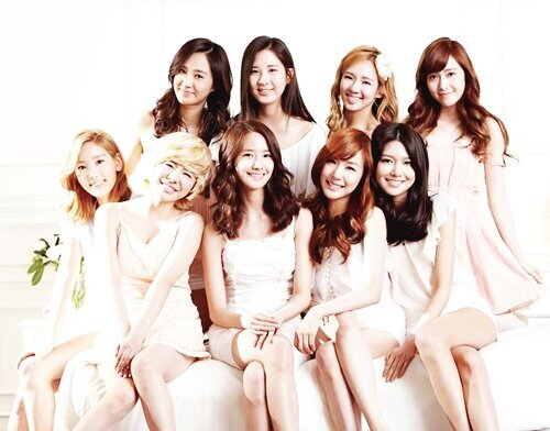 free follow but dont follow me heore . follow @snsdparadise and @taeyeonholic309 instead sone . please follow them .
