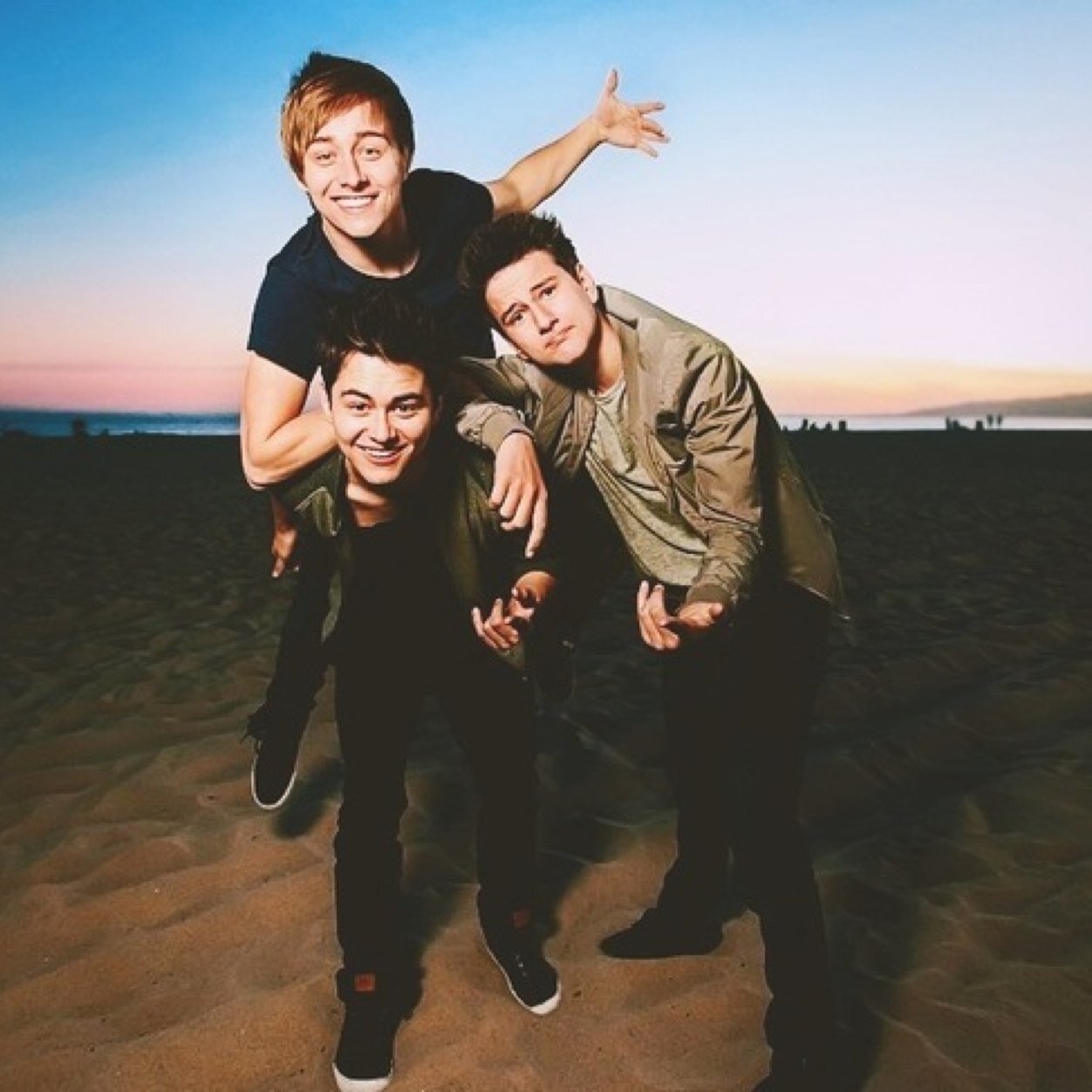 Totally in love with @BeforeYouExit  Riley(1) Thomas(1) Before You Exit follows! :)