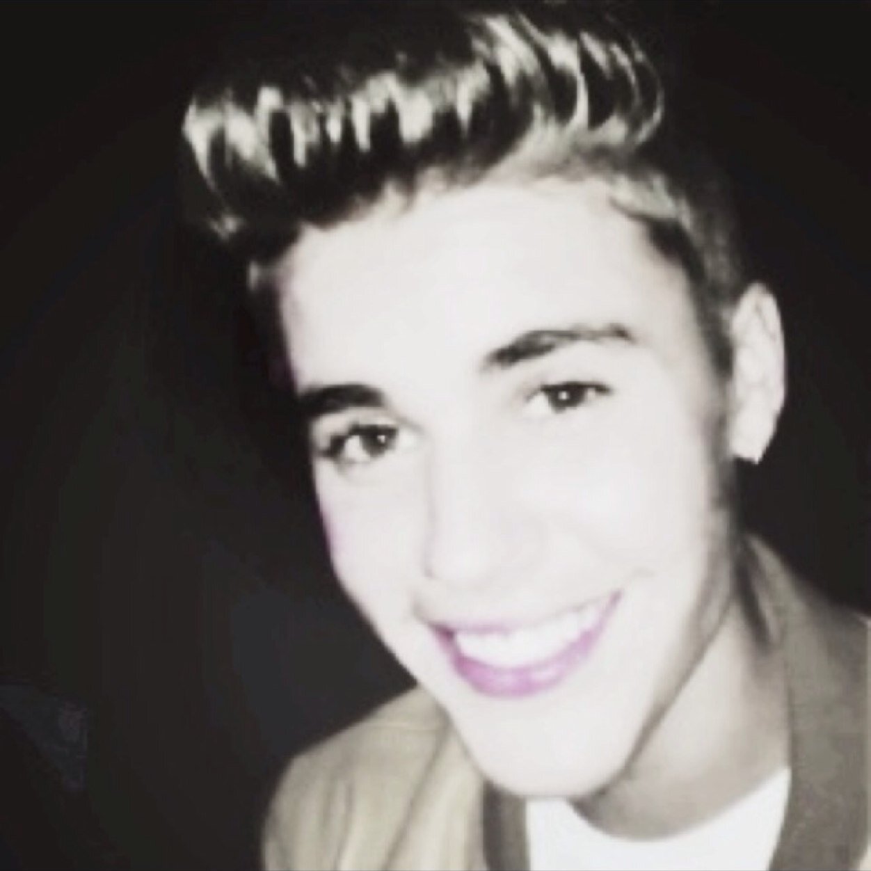 SwaggySequin's profile picture. Justin Bieber. He can even make a rock think he's sexy. ♡