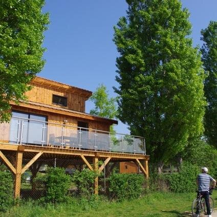 Kanopée village de Trévoux en bord de Saône pour des vacances camping au naturel ;)