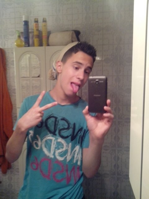 fabricando sonrisas.... (;