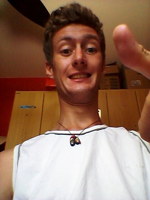 viva a vida sorrindo, mesmo que esteja na merda :D LOL
