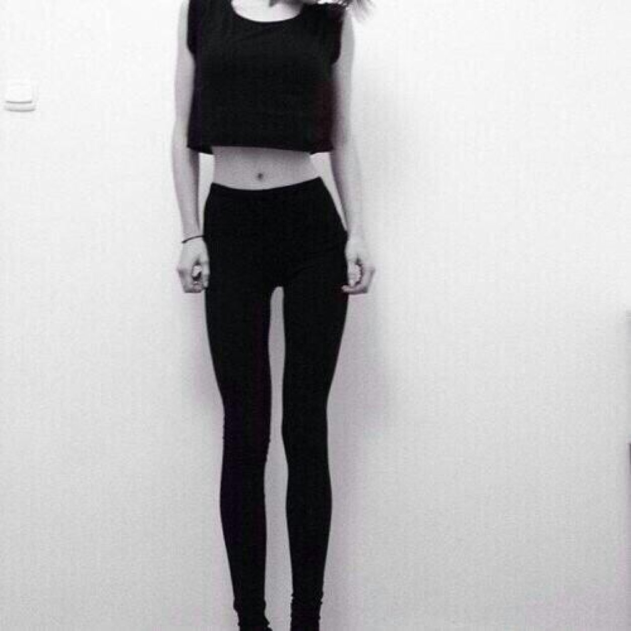 Anxiety ⚡cries ⚡tired about everything ⚡bored of lying ⚡ugly ⚡fat ⚡Not funny ⚡not cool ⚡anti social