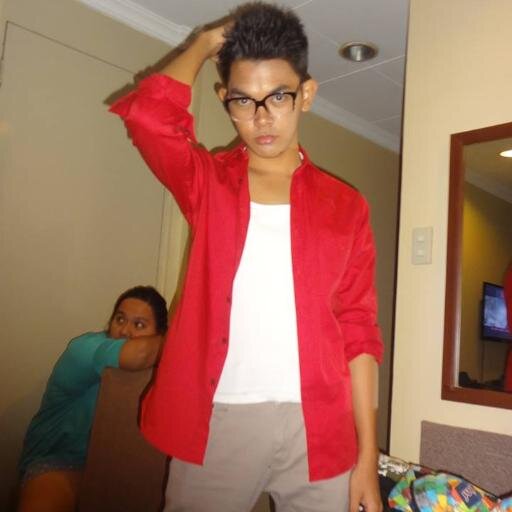 ♥ 3 things I want in a relationship: Eyes that wont cry, lips than wont lie, and love that wont die. ~
