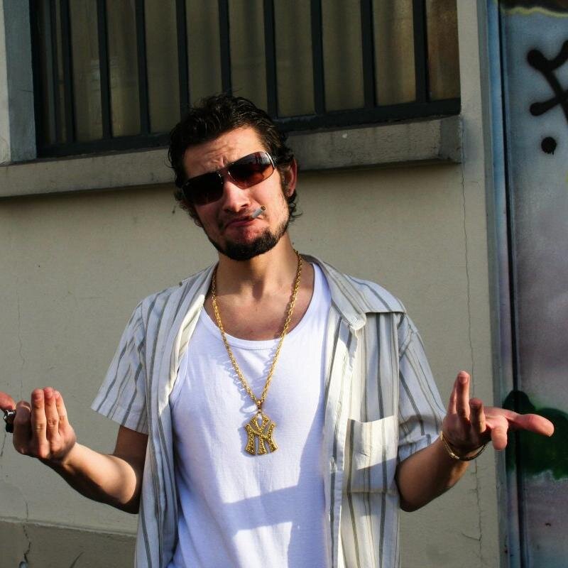 bad_boyslim's profile picture. Pimp, Gangsta, artiste écorché vif, déteste la viande et les connards !