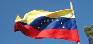 Venezolano y punto!.
Así, o mas claro???