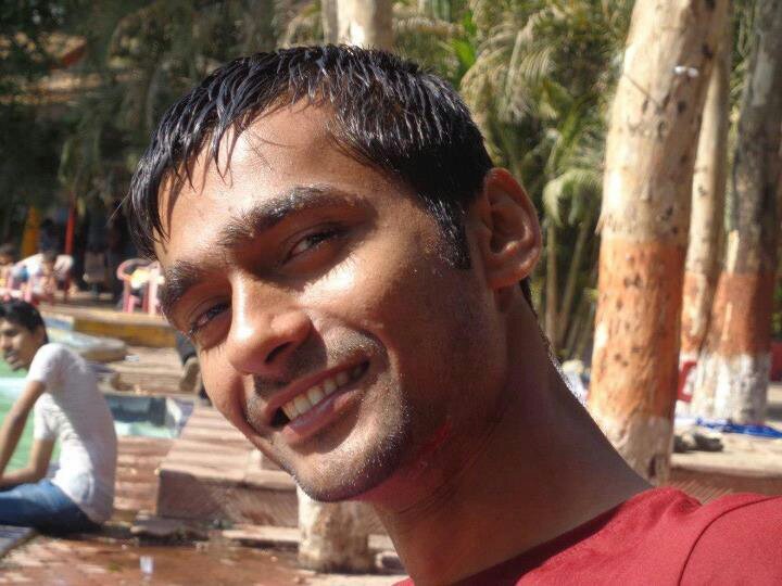 ..love to travel and enjoy with friends. . dreamer..and follow my heart say...