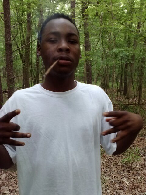 ion fakin outcha yu feel me?? I on da move every minute to get my family straight.. 100 til I kick.. RIP POPS .. RIP HAPP .. FREE DEE .. FREE SCREW .. FREE SAND